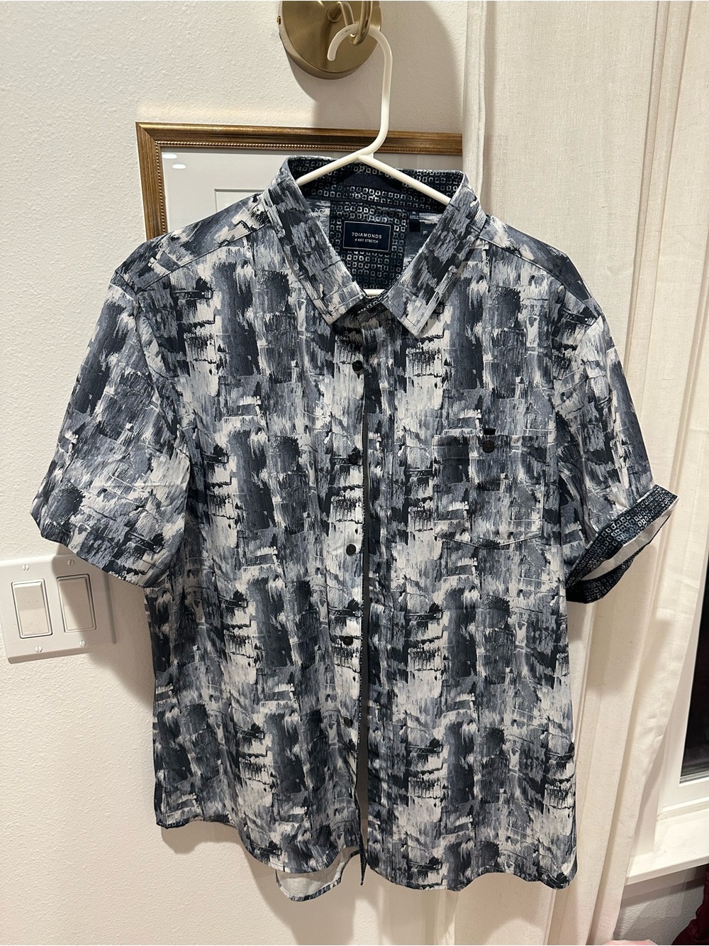 7 Diamonds Men's Short Sleeve Abstract Print Shirt - Black & White